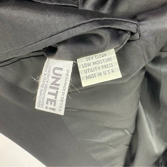 Kenneth Cole Men’s Black Minimalist Three Button Business Career Blazer C44 - Picture 6 of 12